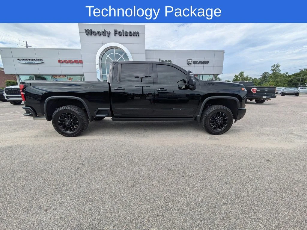 Used 2025 Black Chevrolet High Country image 3
