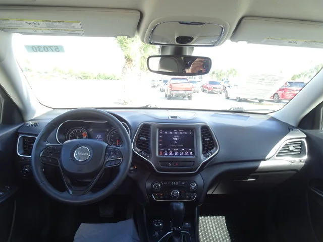 Used 2020 Billet Silver Metallic Jeep Trailhawk image 11