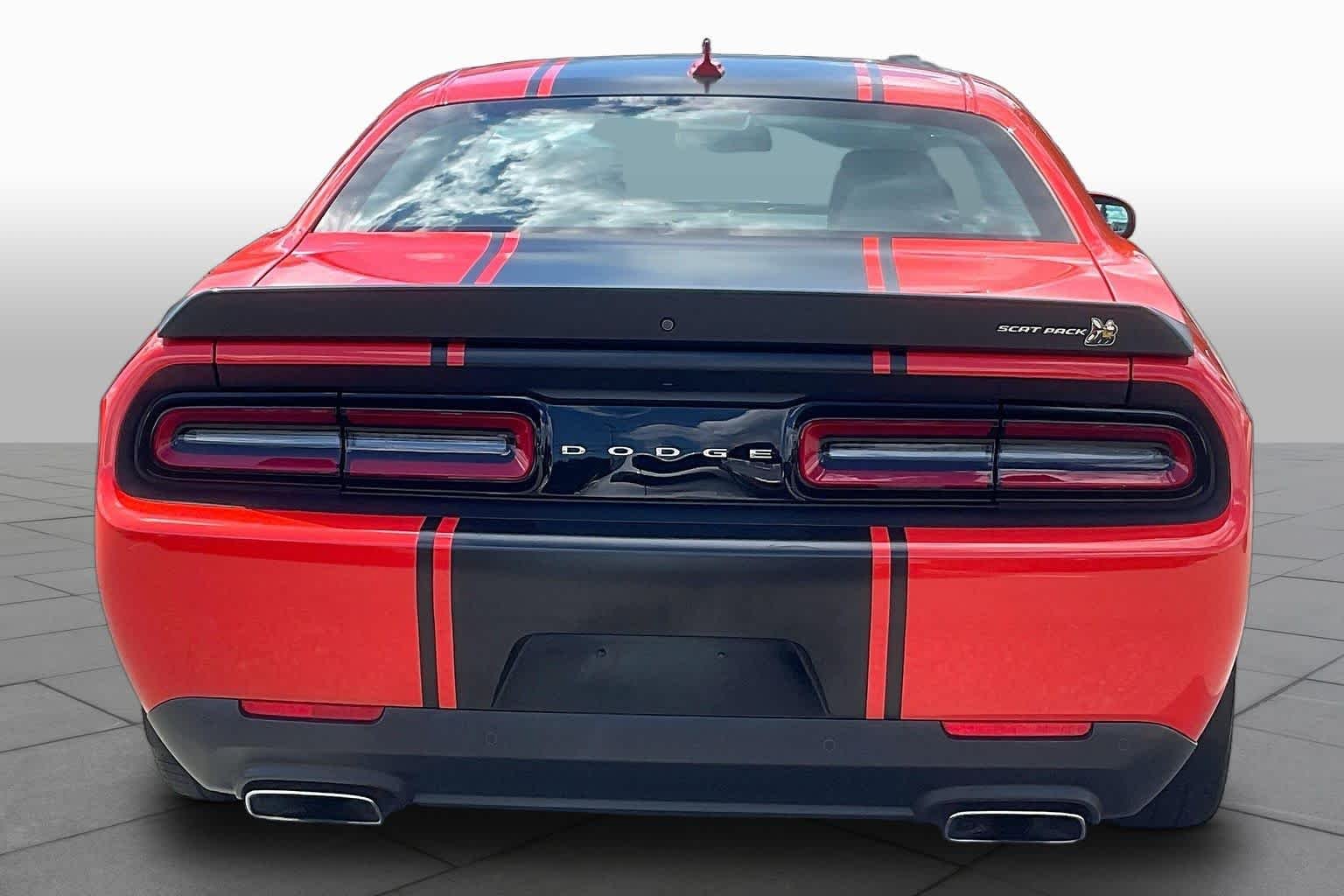 Used 2022 Go Mango Dodge R/T Scat Pack Widebody image 4