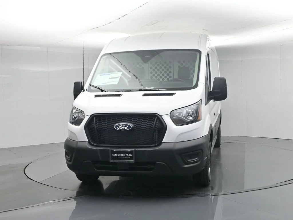 New 2026 Oxford White Ford Base image 54