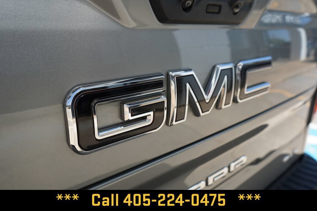 Used 2025 Sterling Metallic GMC SLT image 5