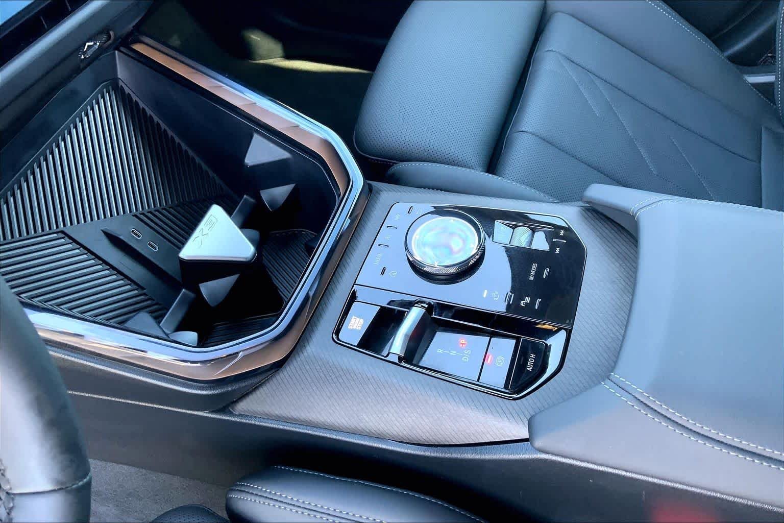 2026 BMW X3 30 - Photo 32