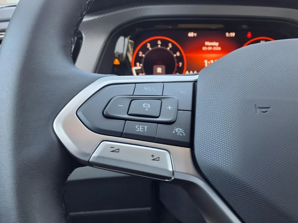 New 2026 Avocado Green Pearl Volkswagen 2.0T Peak Edition image 12