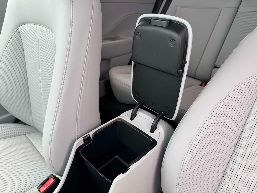 New 2026 White Hyundai SEL Premium FWD image 19