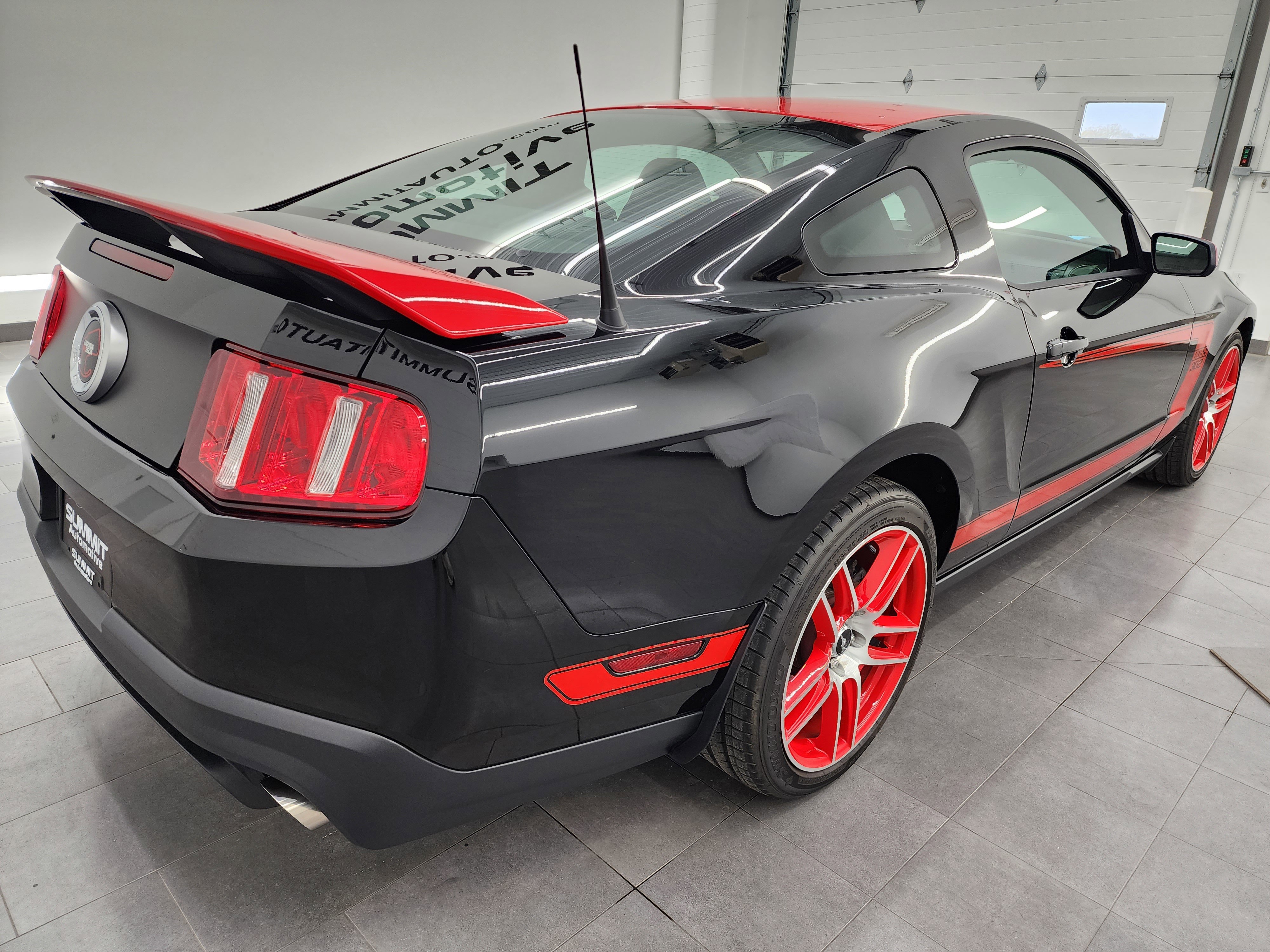 Used 2012 Black Ford Boss 302 Laguna Seca: BOSS 302-LAGUNA SECA LS 425-6 SPEED STICK-RECAROS image 5