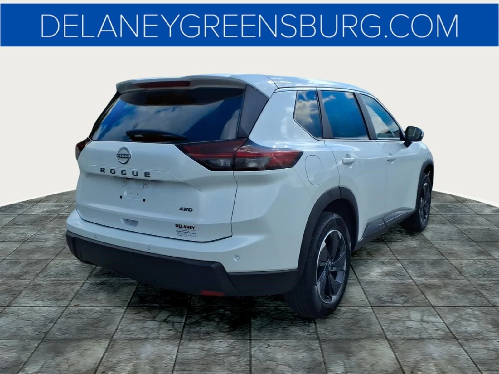Used 2025 Everest White Pearl Qbe Nissan SV image 3