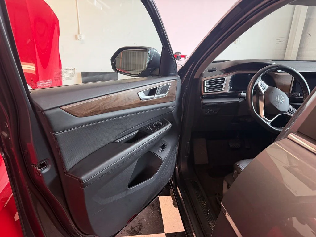 Used 2025 Gray Volkswagen 2.0T SE w/Technology image 7