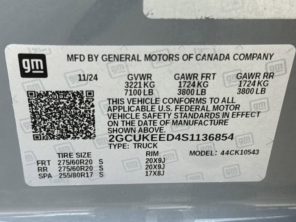 Used 2025 Slate Gray Metallic Chevrolet RST image 35