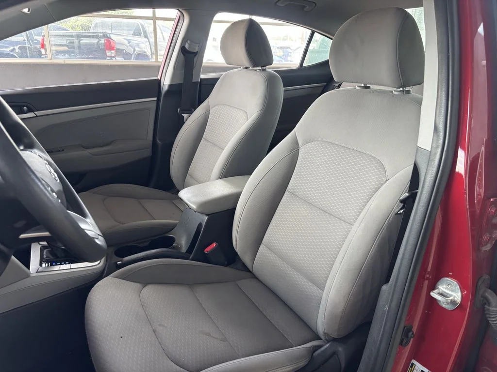Used 2020 Red Hyundai SE image 40