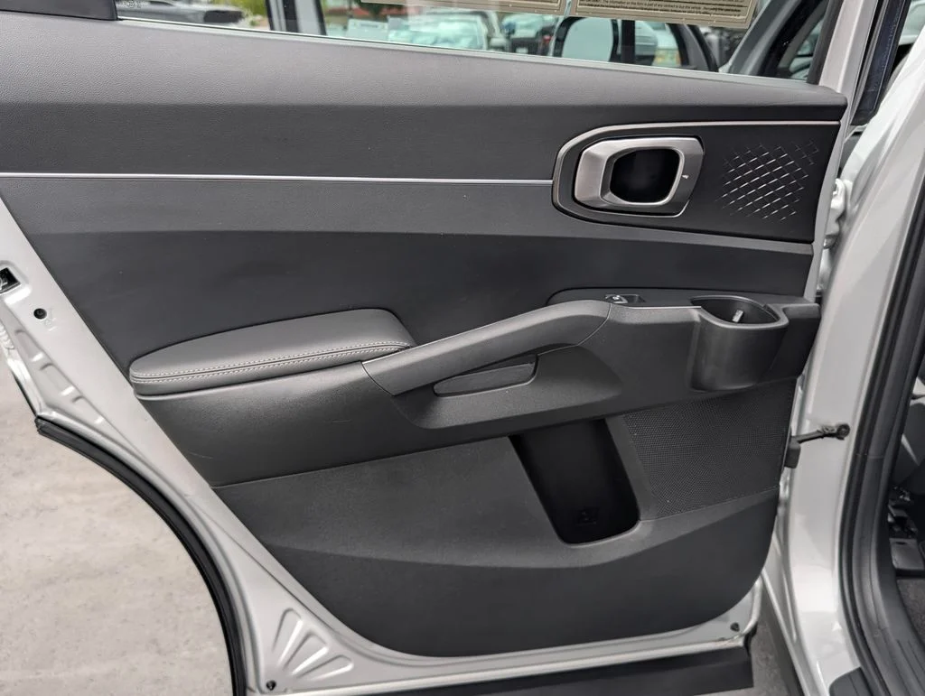 2023 Kia Sorento EX Hybrid - Photo 17