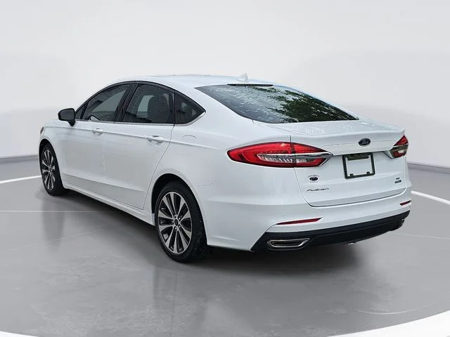 Used 2020 White Ford SE image 5