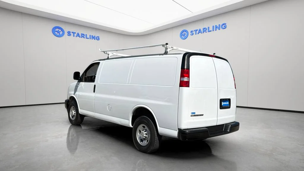 Used 2023 SUMMIT WHITE Chevrolet RWD 2500 Regular Wheelbase WT image 5