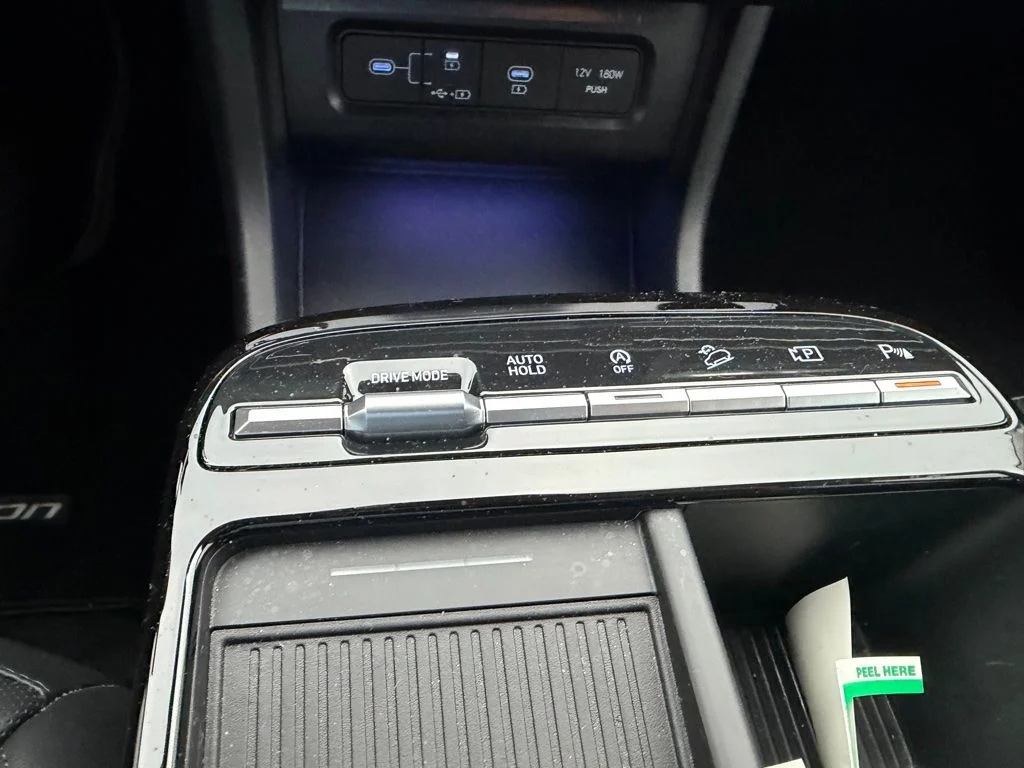 Used 2025 Black Hyundai Limited image 11