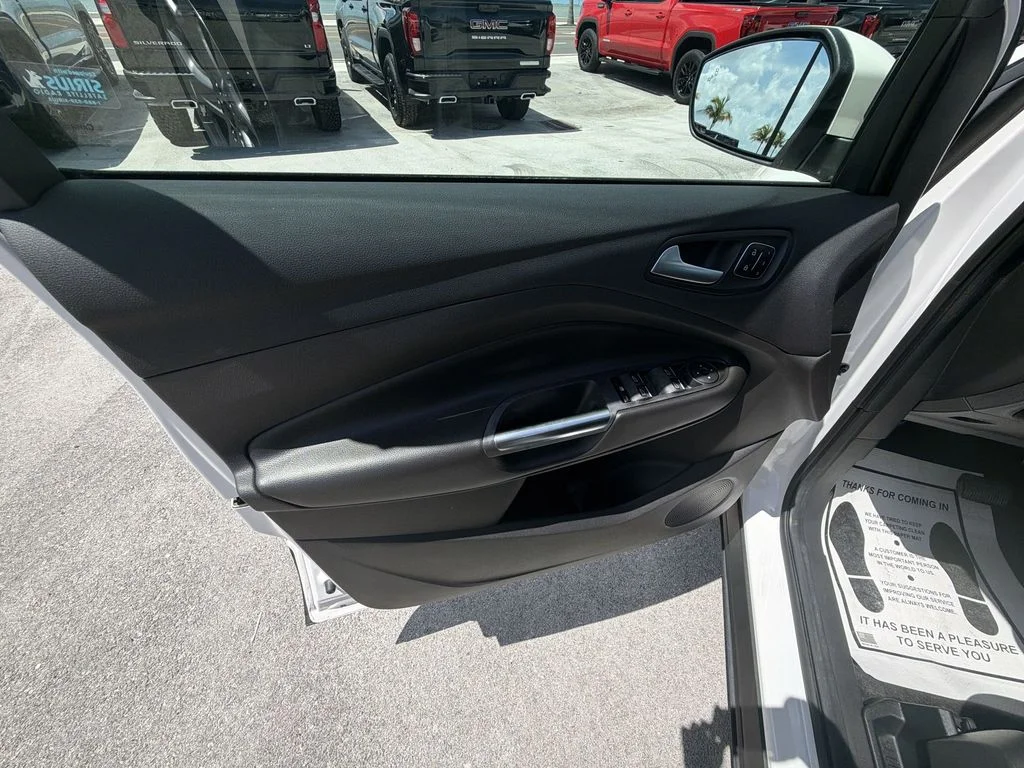 Used 2017 White Ford Titanium image 29