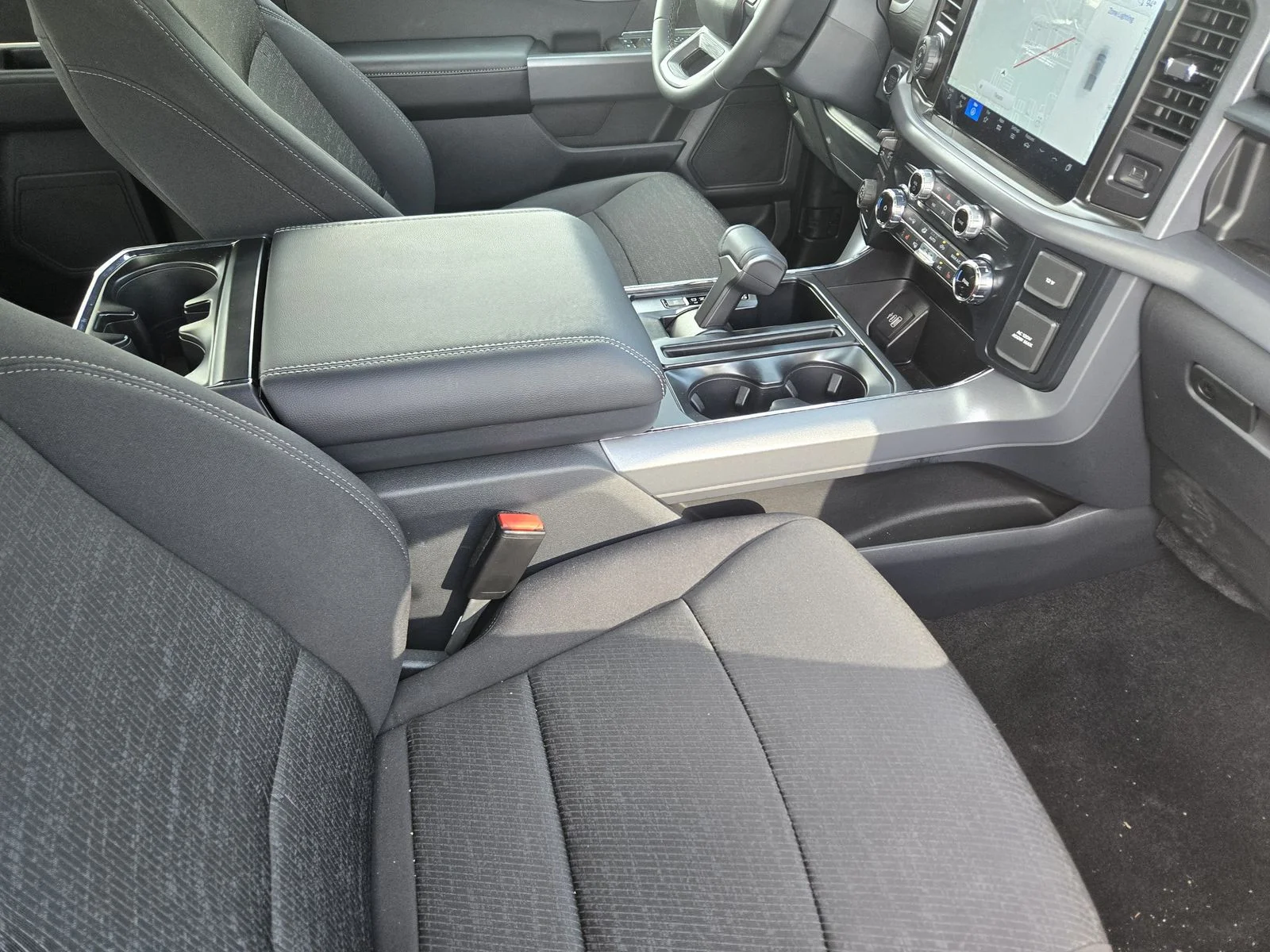 New 2026 Agate Black Metallic Ford XLT image 9