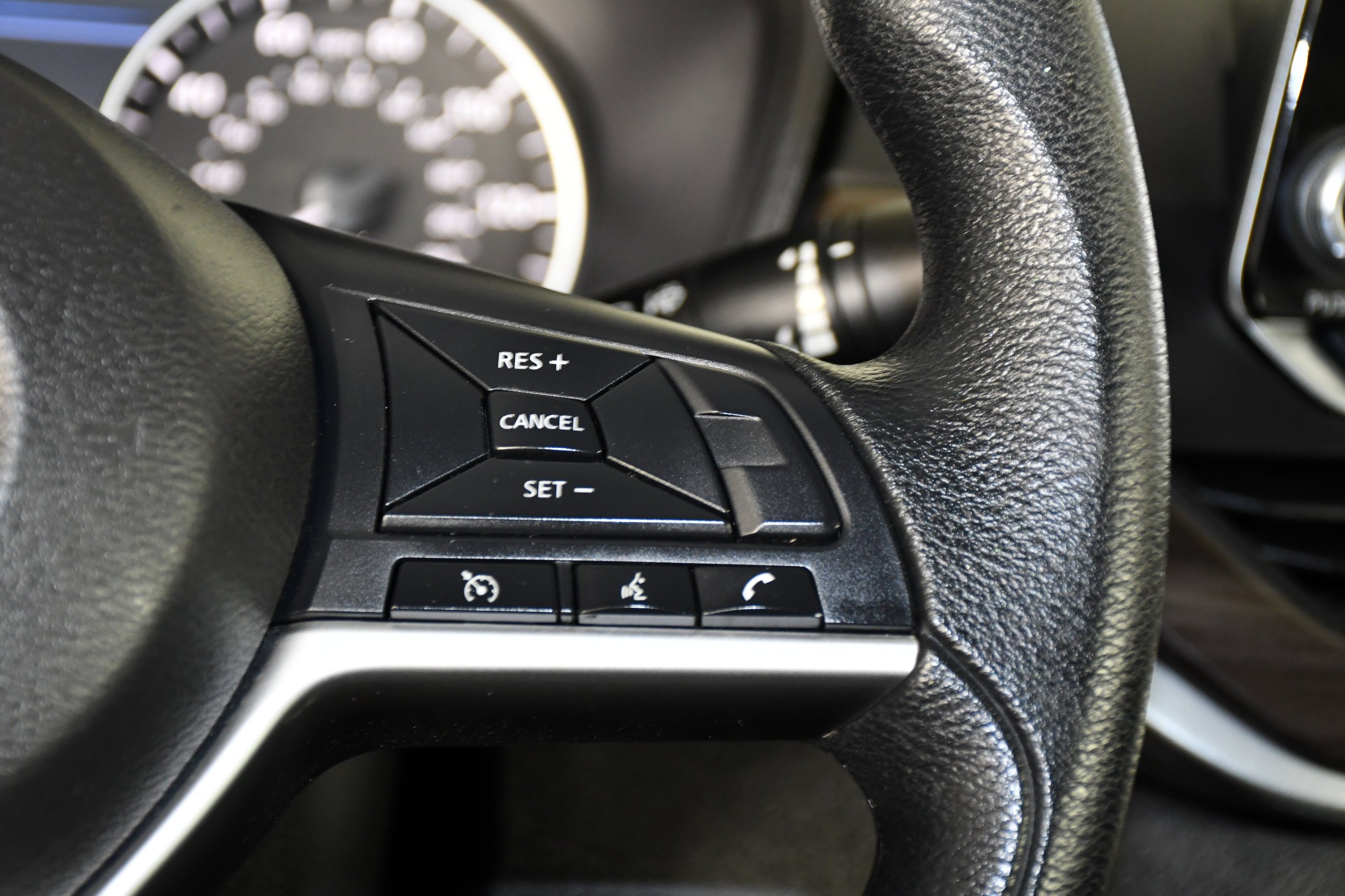 Used 2024 Super Black Nissan 2.5 SV image 22