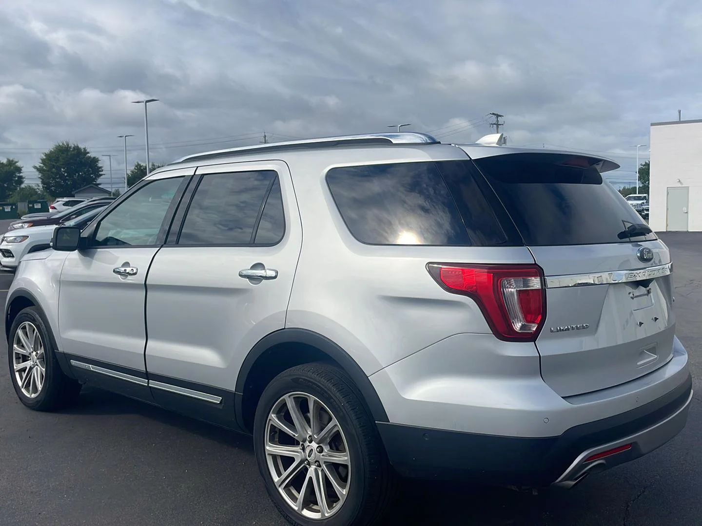 Used 2017 Ingot Silver Ford Limited image 10