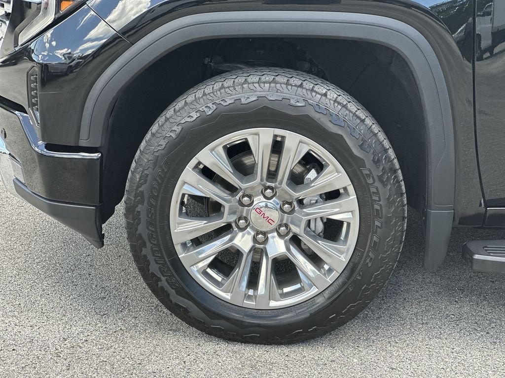 Used 2023 Onyx Black GMC Denali image 32