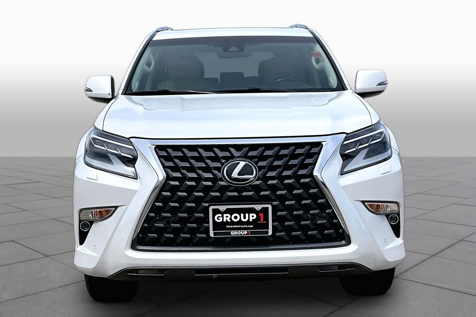 Used 2020 Starfire Pearl Lexus Luxury image 4