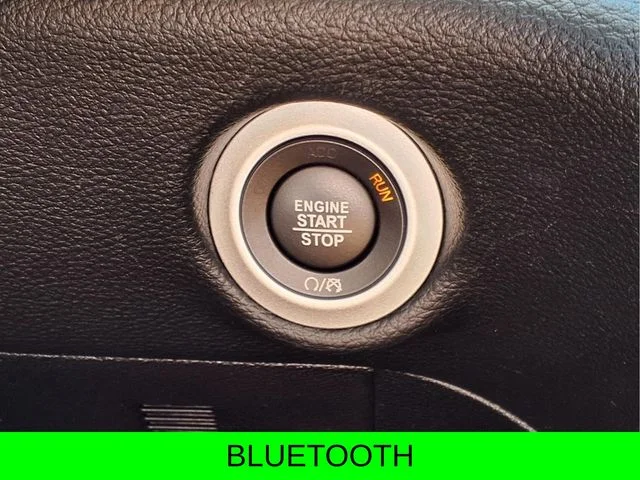 Used 2025 White Chrysler Limited image 16