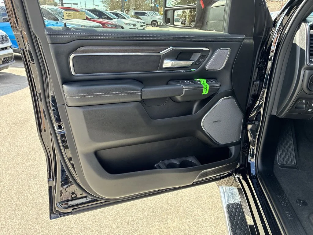 New 2026 Diamond Black Crystal Pearl-Coat Exterior Paint RAM Laramie image 18