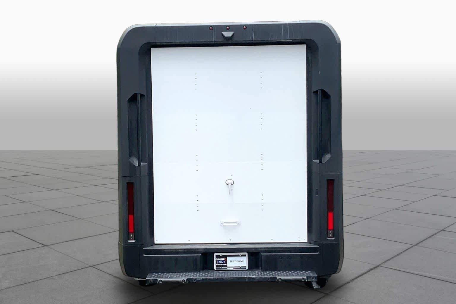 Used 2025 Oyster White Chevrolet  image 4