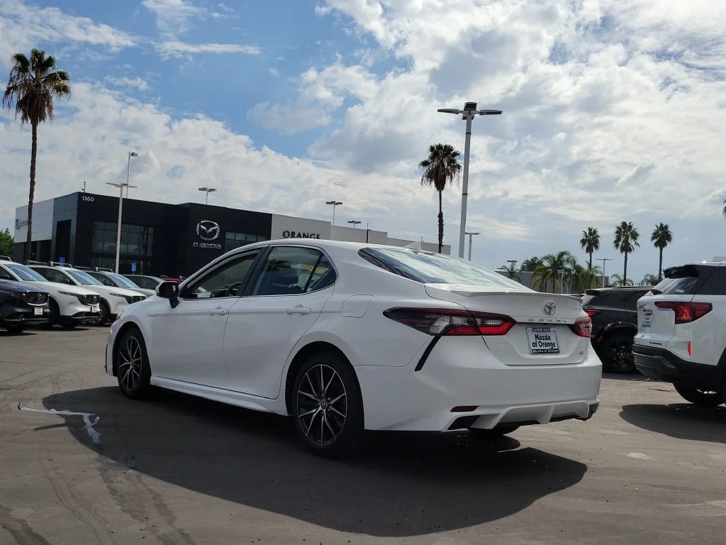 Used 2024 Ice Toyota SE image 2