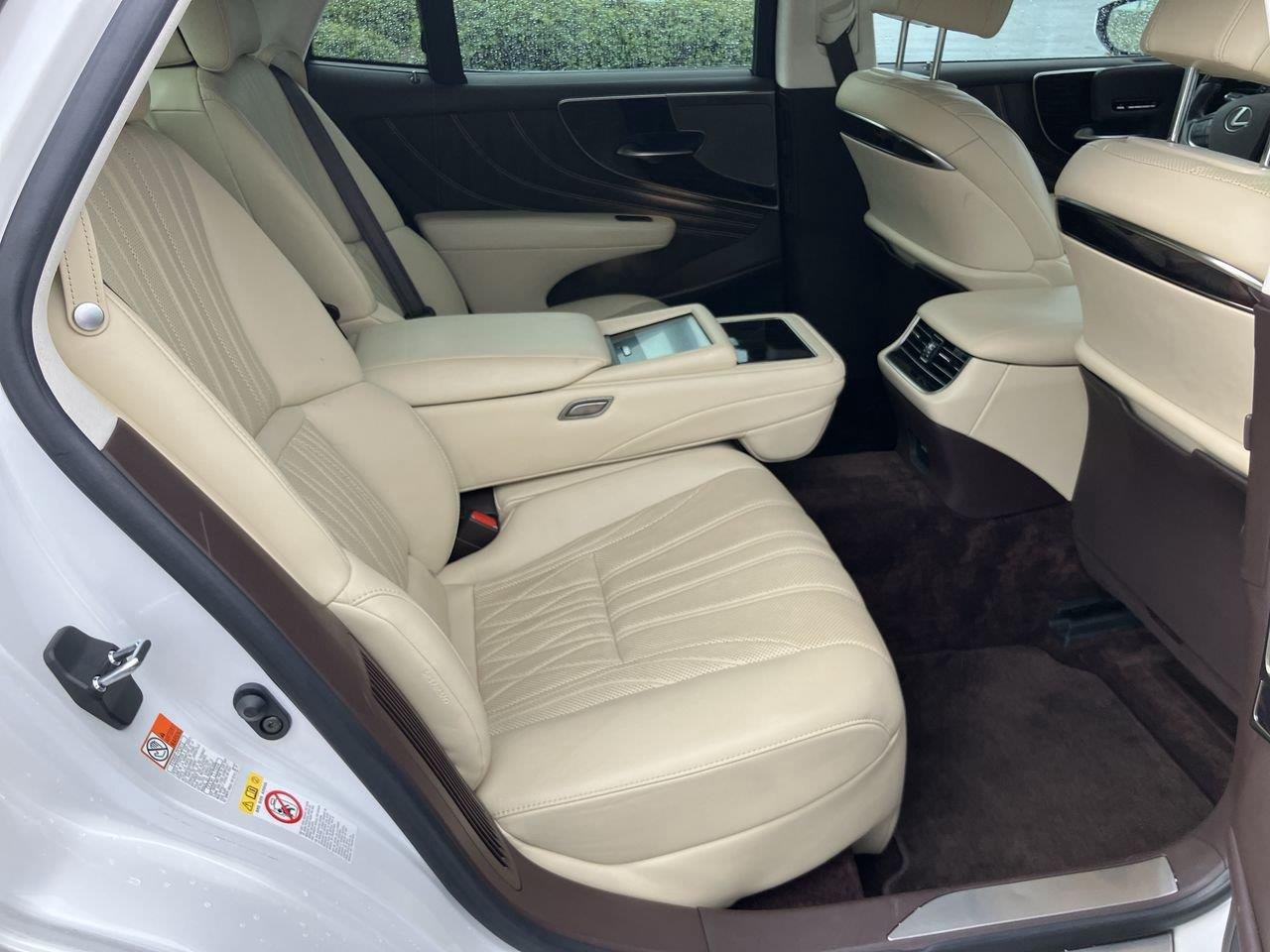 Used 2018 White (Eminent White Pearl) Lexus 500h image 32