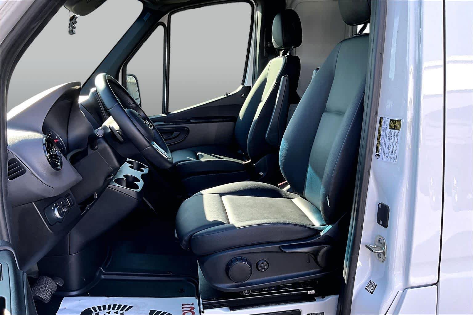 Used 2022 Arctic White Mercedes-Benz  image 10