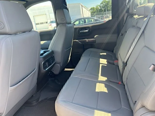 Used 2022 White Chevrolet LTZ image 9