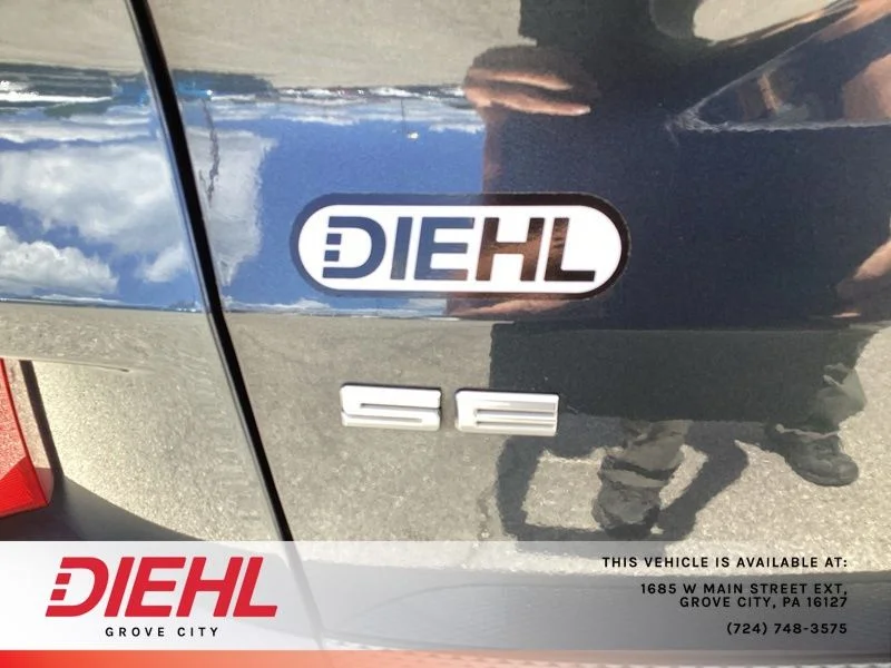 Used 2022 Blue Ford SE image 11