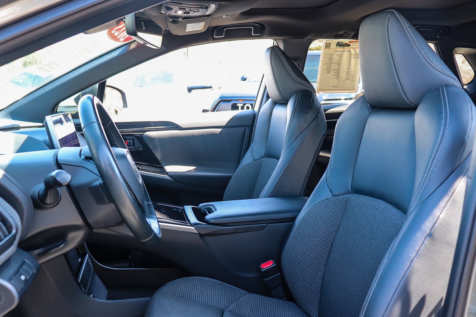 Used 2023  Toyota XLE image 17