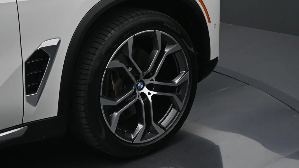 Certified Used 2024 White BMW sDrive40i image 6