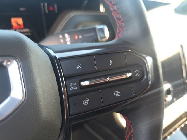 Used 2025 Onyx Black GMC AT4 Ultimate image 21