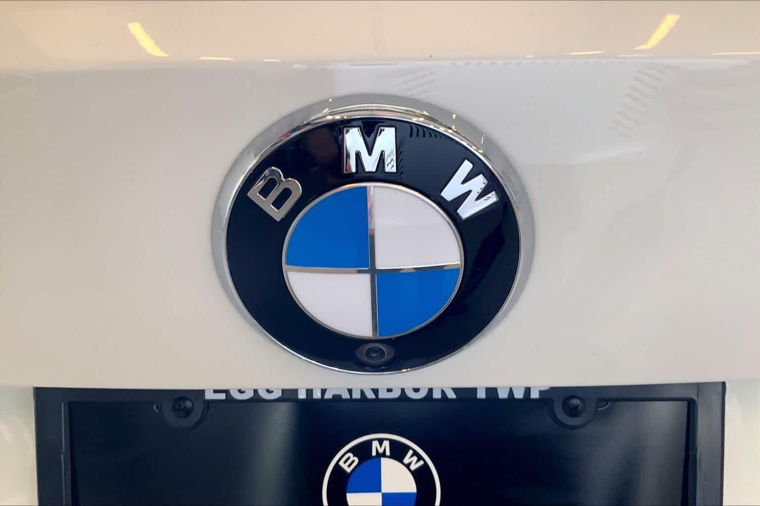 Certified Used 2023 Alpine White BMW Competition xDrive image 9