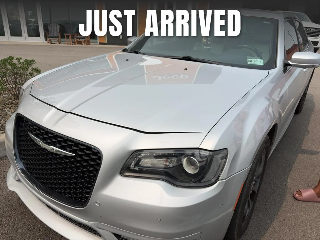 Used 2019 Silver Mist Clearcoat Chrysler 300S image 1