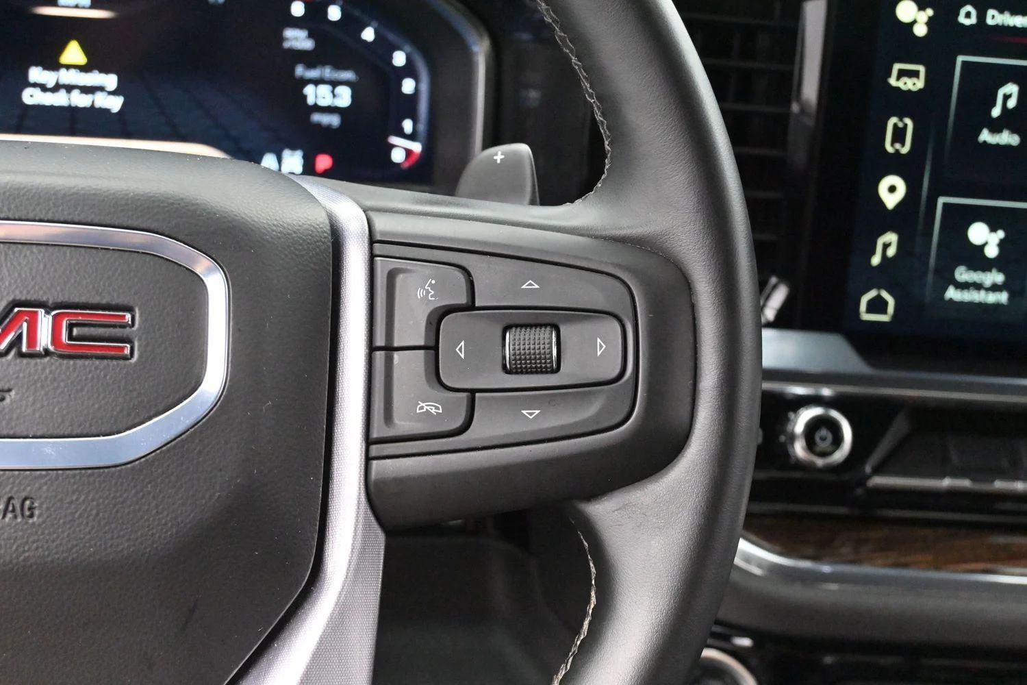 Used 2024 Summit White GMC Elevation image 16