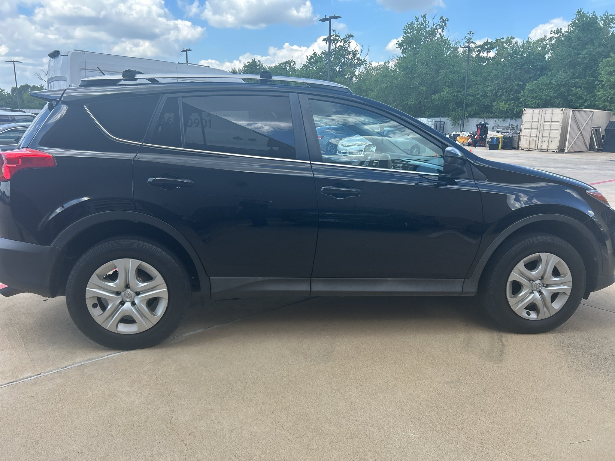 Used 2015 Black Toyota LE image 6