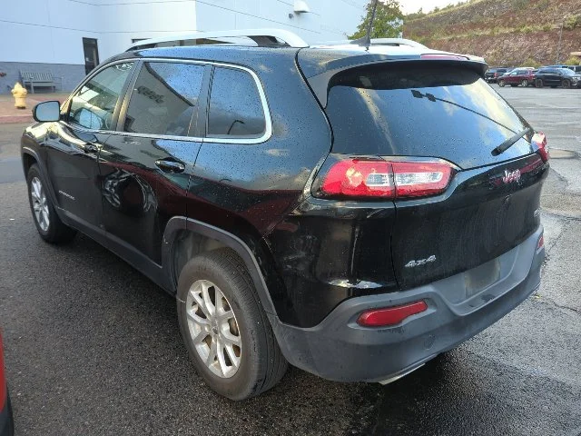 Used 2018 Black Jeep Latitude image 4
