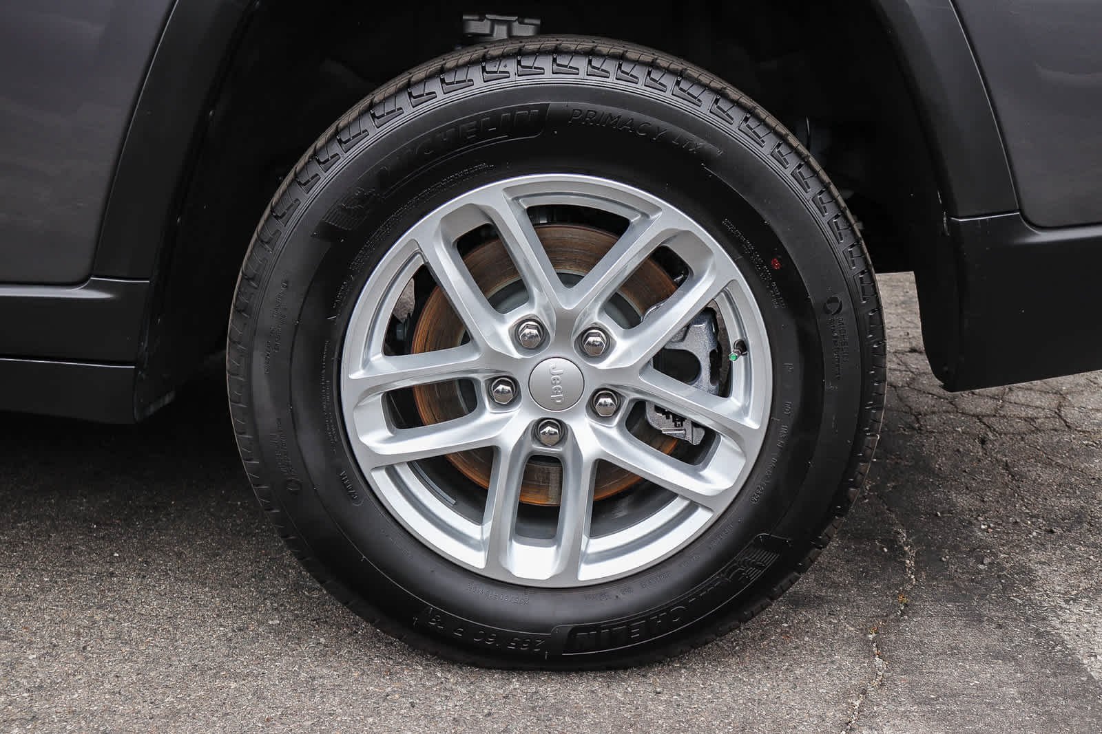 Used 2025 Baltic Gray Metallic Clearcoat Jeep Laredo X image 10