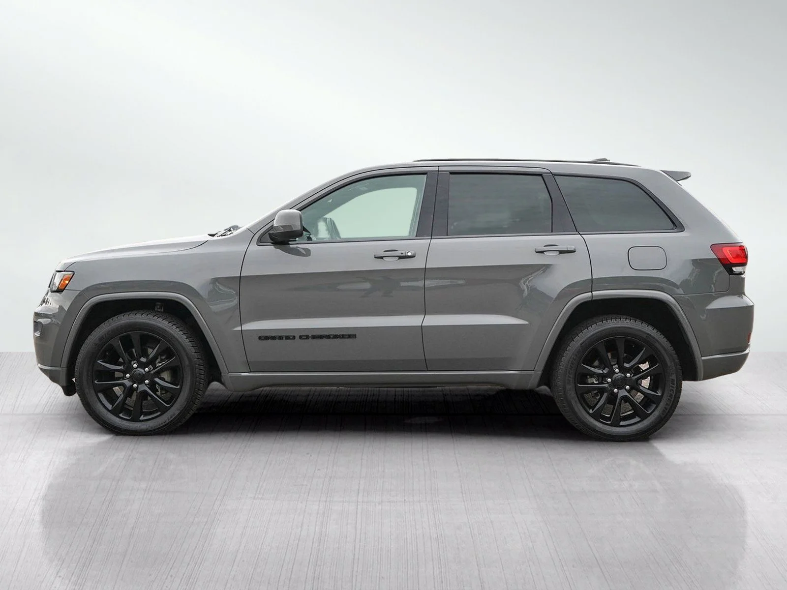 Used 2020 Jeep Grand Cherokee Altitude with VIN 1C4RJFAG9LC209520 for sale in Hopkins, Minnesota