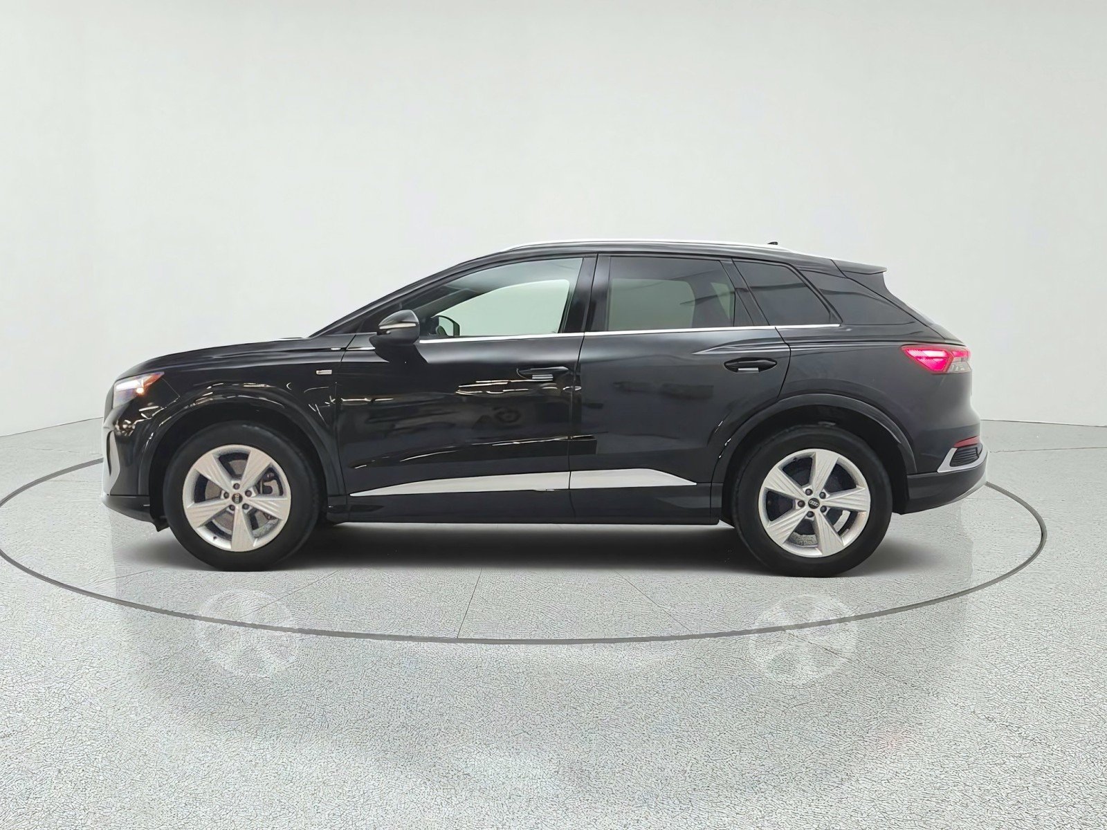Used 2024 Mythos Black Metallic Audi Premium 50 quattro image 8