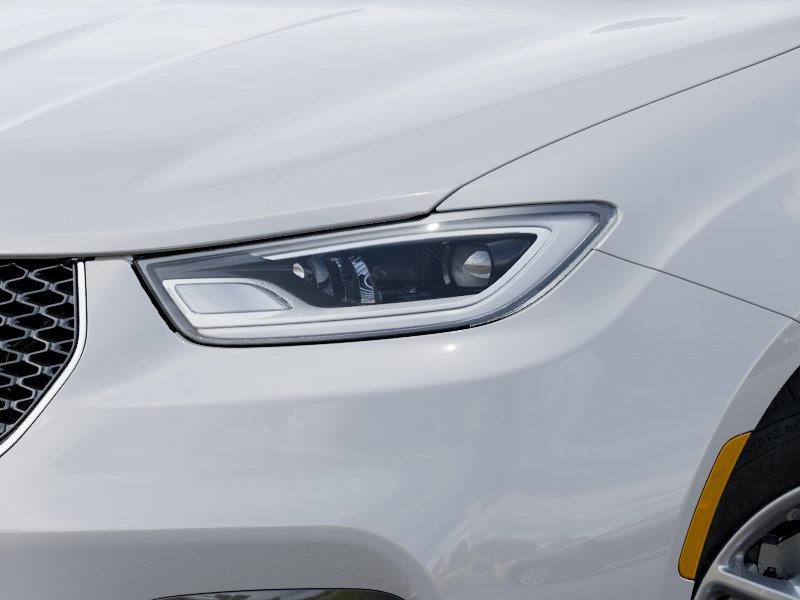 New 2026 Bright White Clear-Coat Exterior Paint Chrysler Select image 10
