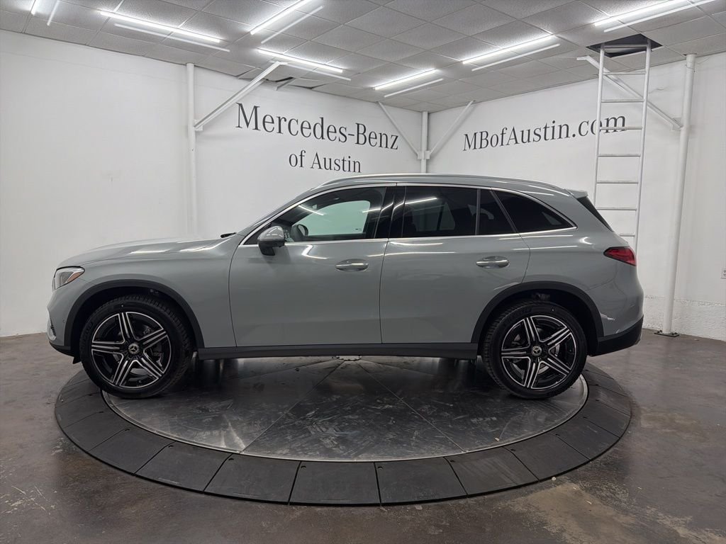 Used 2026 White Mercedes-Benz GLC 300 image 4