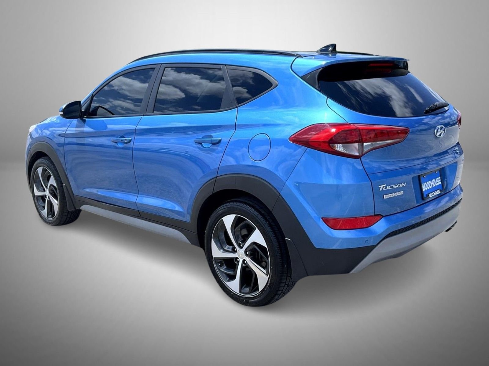 Used 2018 Blue Hyundai Value image 7