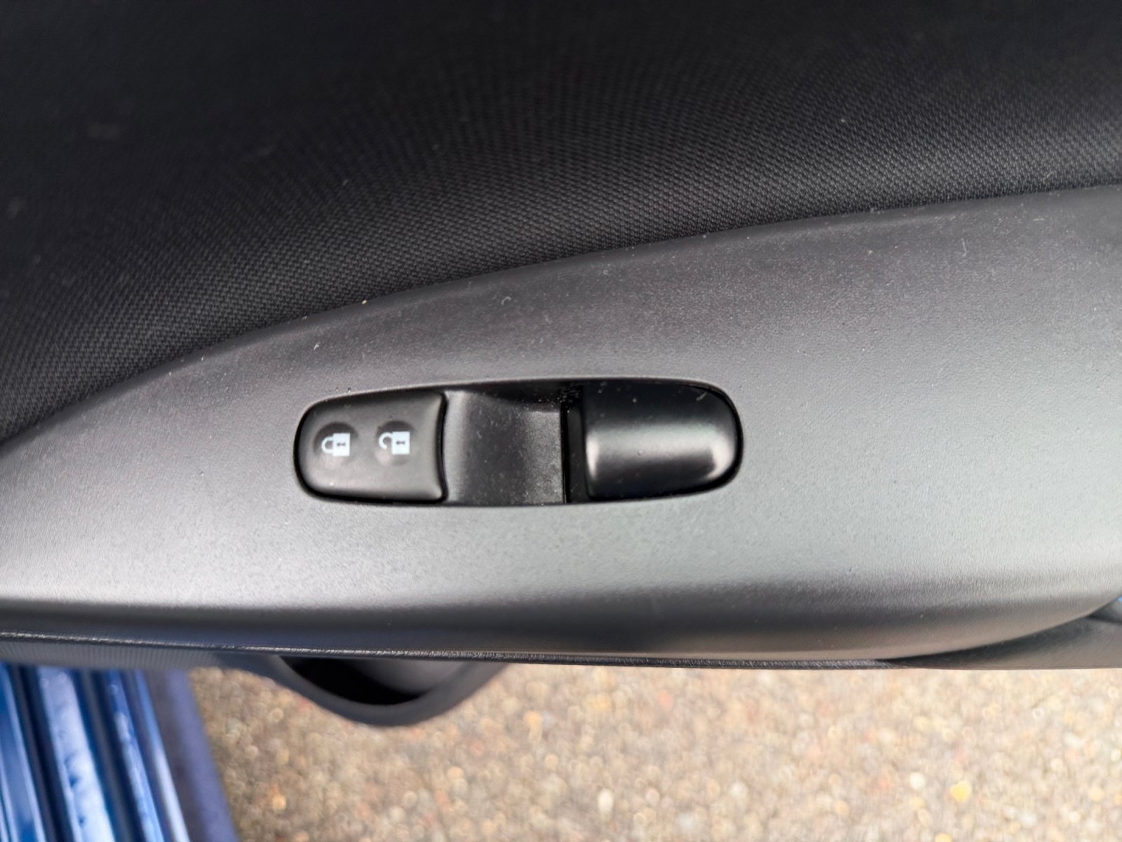 Used 2018 Deep Blue Pearl Nissan SR image 30
