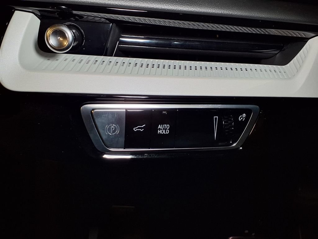 2027 Cadillac OPTIQ Luxury - Photo 17