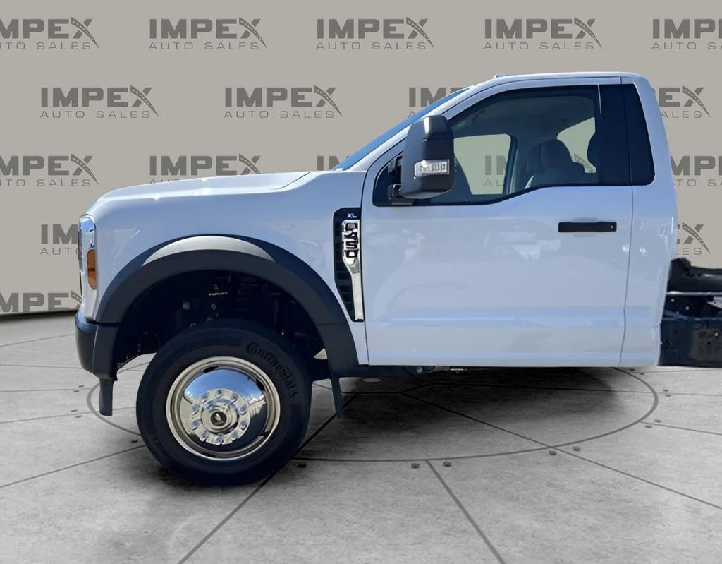 Used 2025 White Ford XL image 46