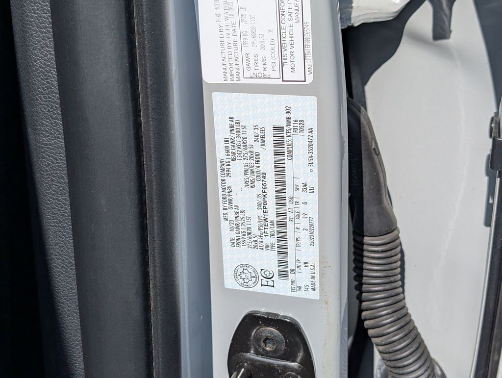 Used 2023  Ford Lariat image 25