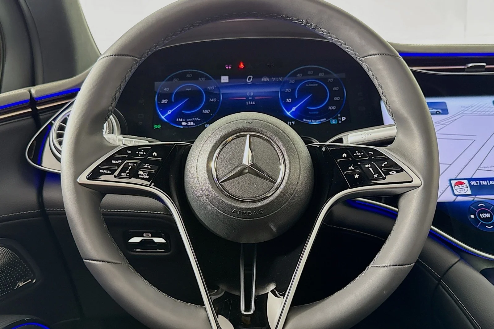 Certified Used 2025 Obsidian Black Metallic Mercedes-Benz 450 image 18